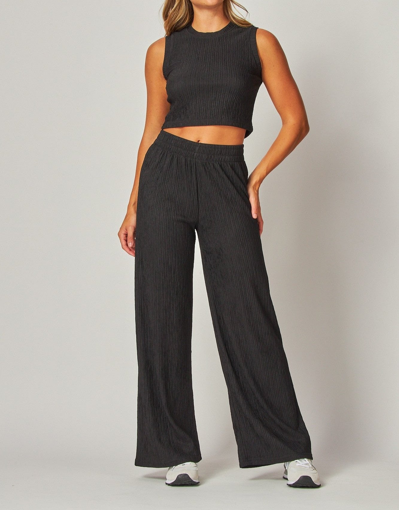 Women's Crinkle Textured Cropped Top 2pc Loungewear Set - LVPIRIS1S